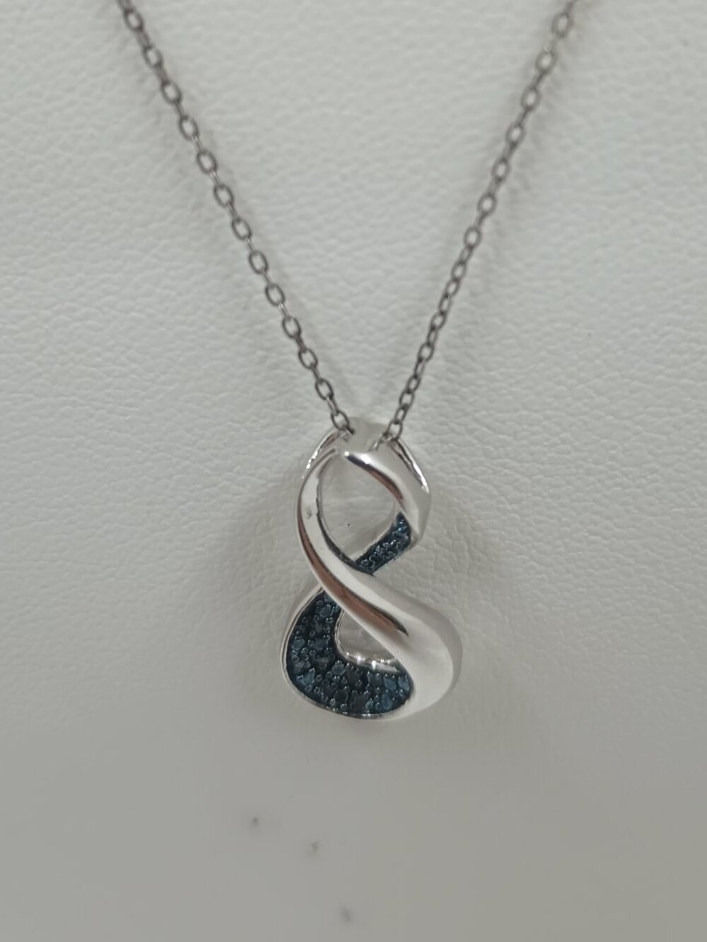 Infinity Loop 925 Sterling Silver Blue Stone Pendant on 18" Silver Chain